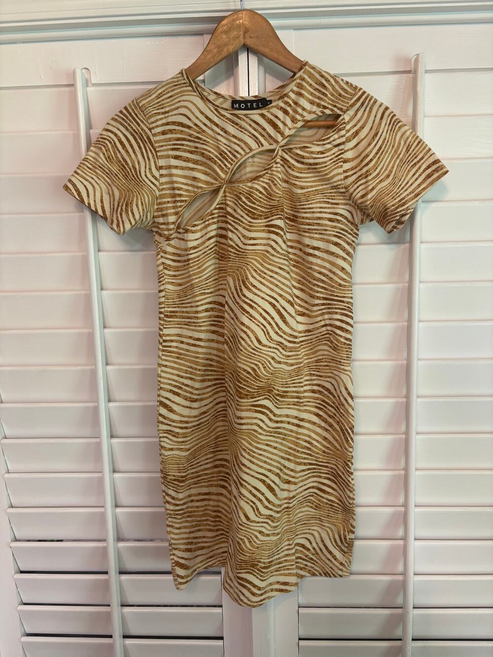 Motel tan And White Zebra Print Dress Size